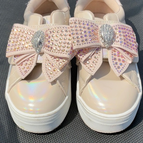 Kurt Geiger Girls Light Pink Iridescent Bow Crystal Sneakers - Picture 8 of 8